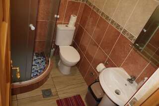 Гостевой дом Guest House Jadran Pol Петровац Номер-студио с видом на сад (3 взрослых)-3