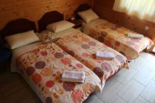Гостевой дом Guest House Jadran Pol Петровац Номер-студио с видом на сад (3 взрослых)-5