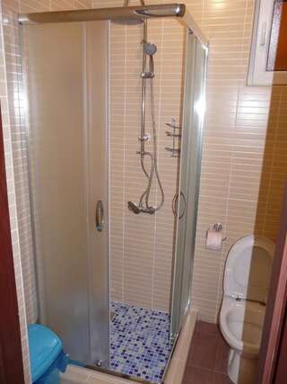Гостевой дом Guest House Jadran Pol Петровац Двухместный номер с 1 кроватью или 2 отдельными кроватями, вид на горы-6
