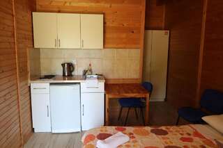 Гостевой дом Guest House Jadran Pol Петровац Номер-студио с видом на сад (3 взрослых)-6
